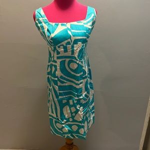 Calvin Klein size 12 P in perfect condition turquoise and white